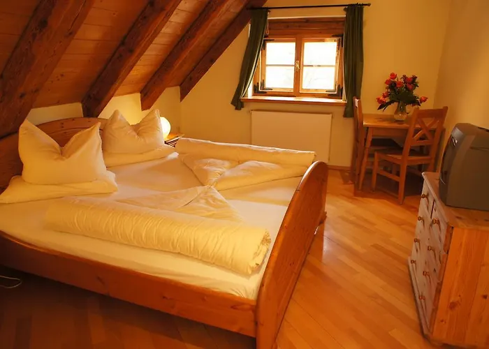 Zur Post 3* هيرشينج ام امرسي