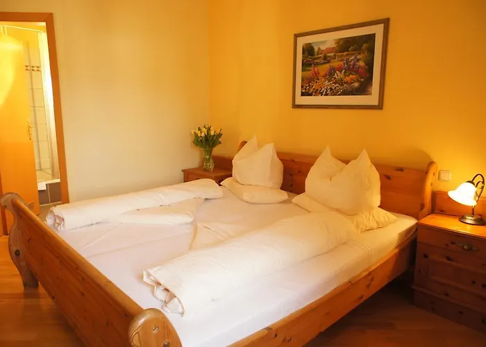 Zur Post Hotell 3*